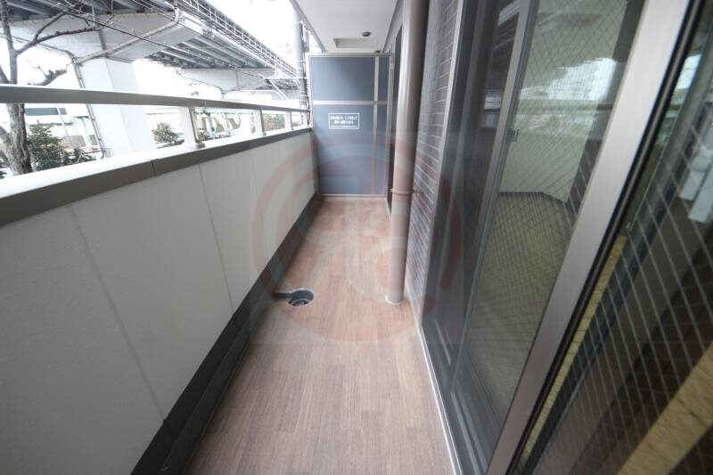 物件内観写真20　(開放的で明るい空間を演出してくれるバルコニーです)