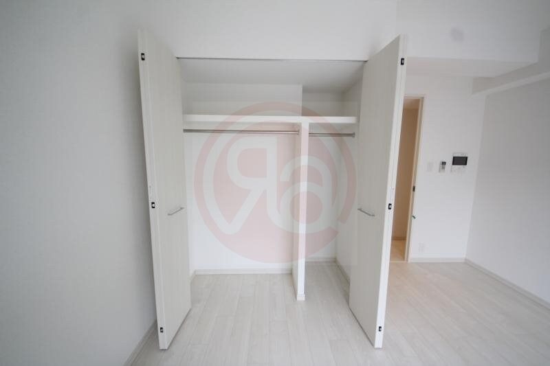 物件内観写真17　(大きなスペースがあり、収納には困りません)