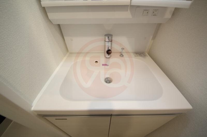 物件内観写真19　(落ち着いた色調の洋室です)