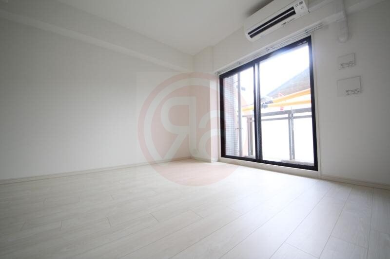 物件内観写真27　(個人の部屋や寝室として使える洋室です)