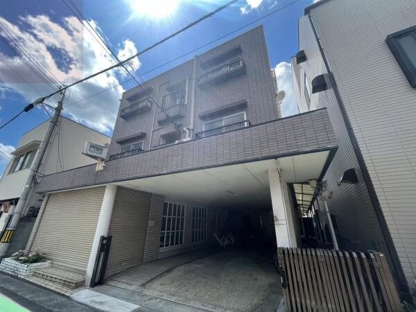 物件外観写真1　(おしゃれな外観です)