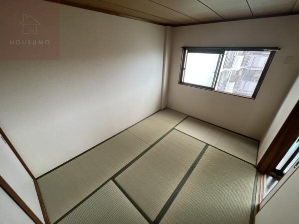 和室(日本らしい落ち着いた雰囲気の和室です)