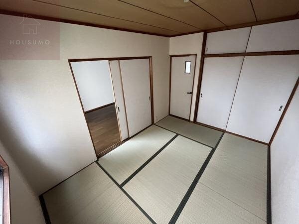 和室(和室があると、家にあたたかい雰囲気が生まれます)