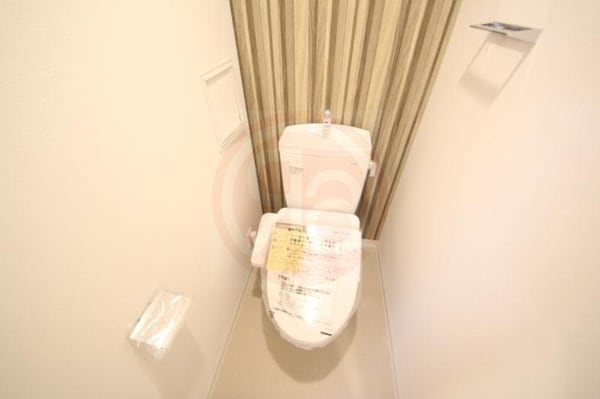 トイレ(コンパクトで使いやすいトイレです)