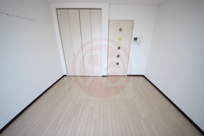 物件内観写真11　(内装は落ち着いています)