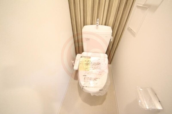 トイレ(落ち着いた色調のトイレです)