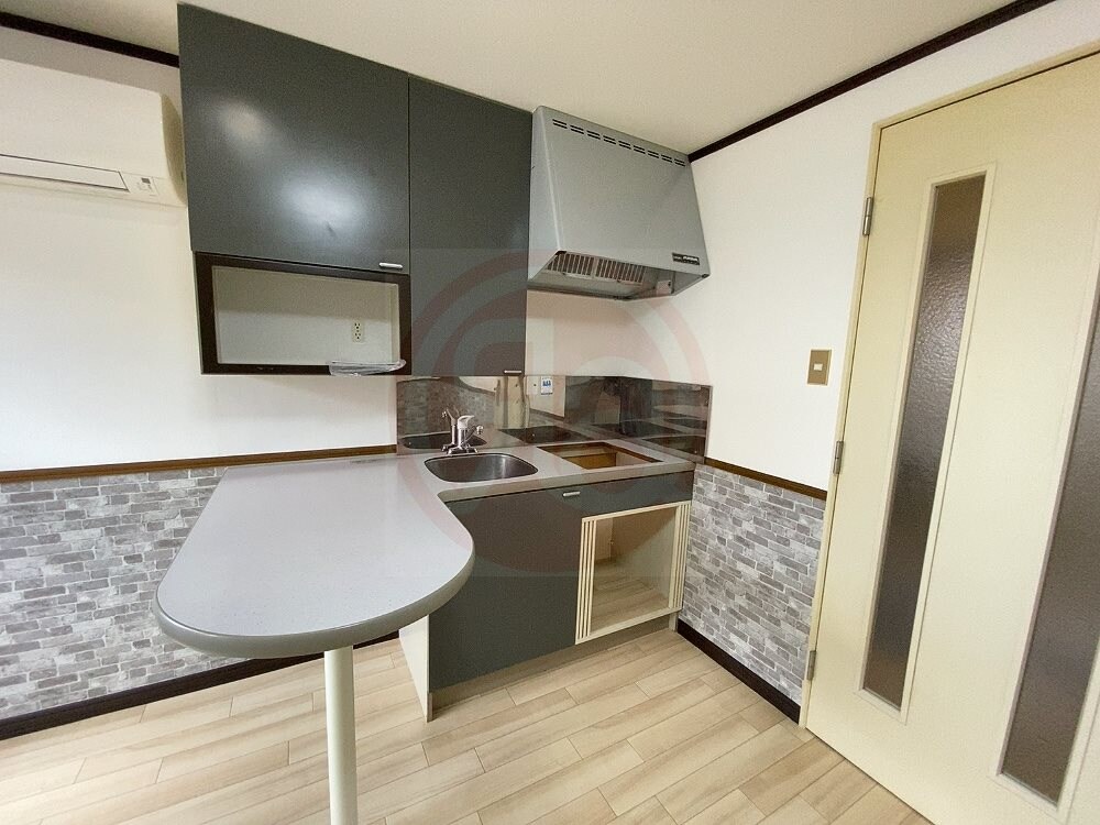 物件内観写真7　(便利な収納スペースです)