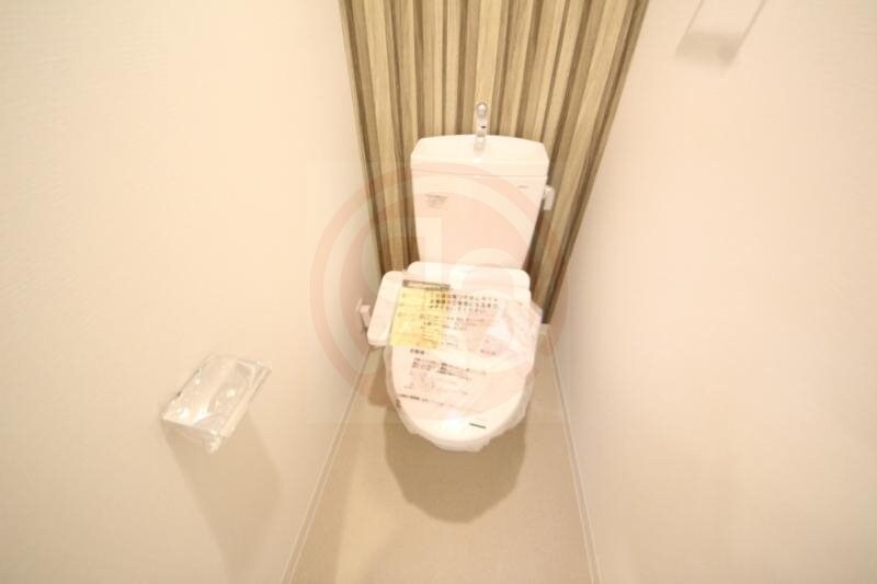 物件内観写真14　(落ち着いた色調のトイレです)