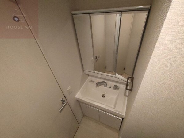 独立洗面台