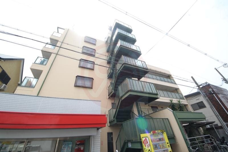 物件外観写真3　(落ち着いた雰囲気の外観です)