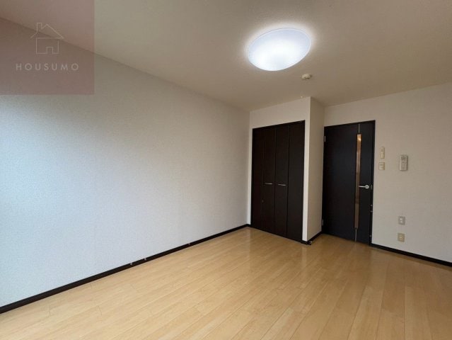 物件内観写真2　(使いやすいリビングです)