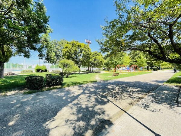 周辺環境(真田山庭球場 744m)