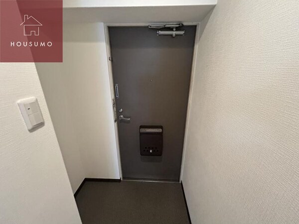 玄関(同施工会社・同型モデルの室内です。（参考写真・イメージ写真）)