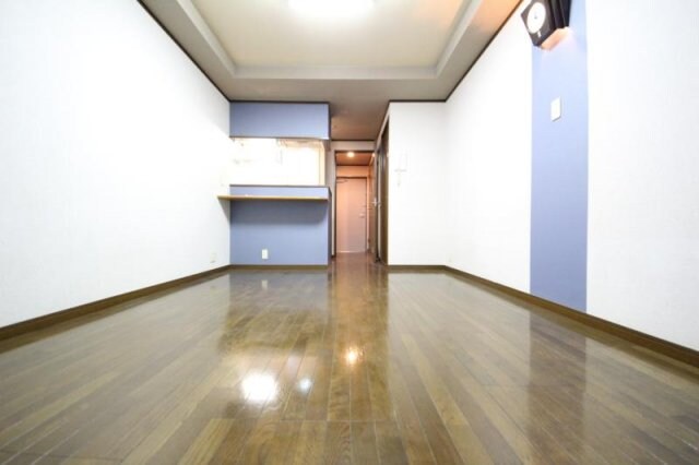 物件内観写真4　(おしゃれなリビングです)