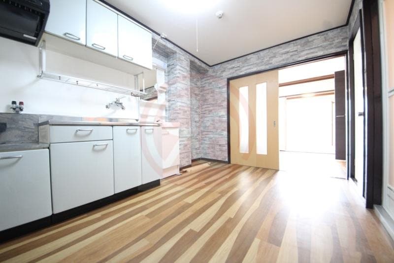 物件内観写真5　(ゆったりとしたリビングです)