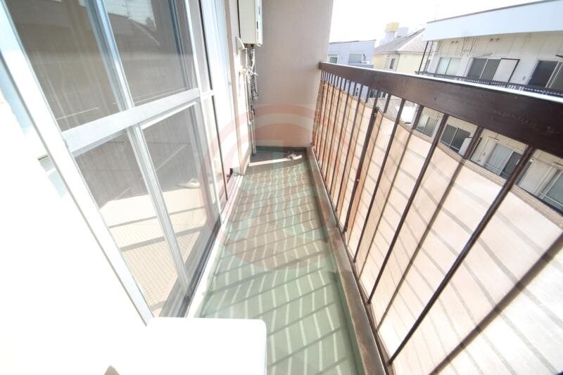 物件内観写真20　(広々としたバルコニーです)