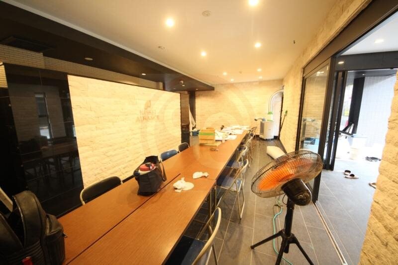 物件外観写真3　(建物の内部です)