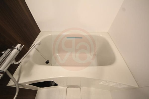 浴室(コンパクトで使いやすいお風呂です)