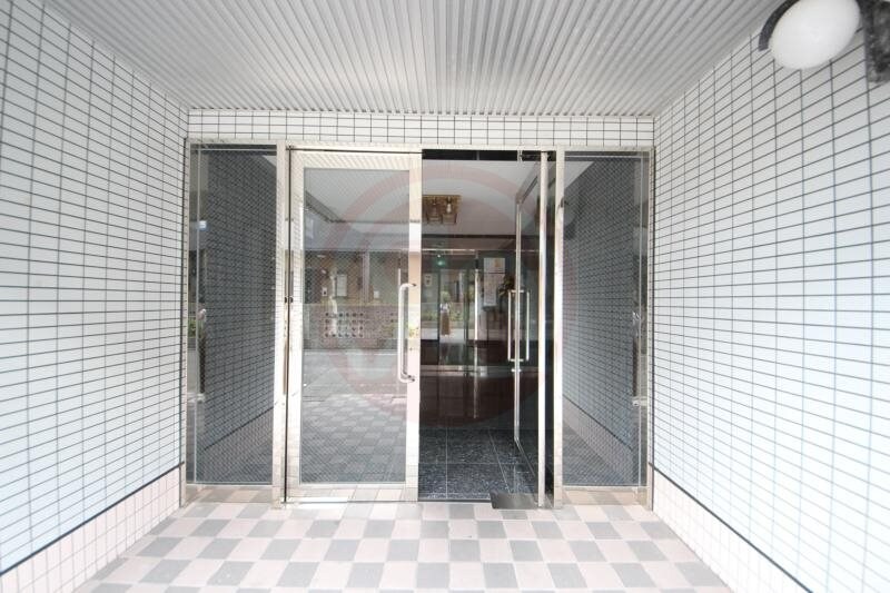 物件外観写真2　(毎日通るエントランスはこのようになっています)