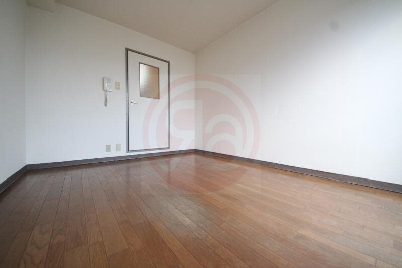 物件内観写真5　(ゆったり過ごせる居間です)