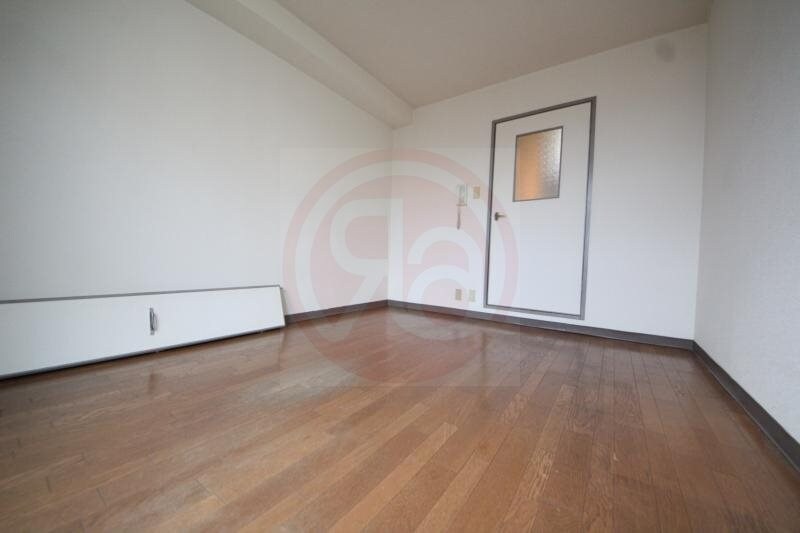 物件内観写真25　(個人の部屋や寝室として使える洋室です)