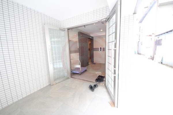 ロビー・ラウンジ(清潔なロビーです)