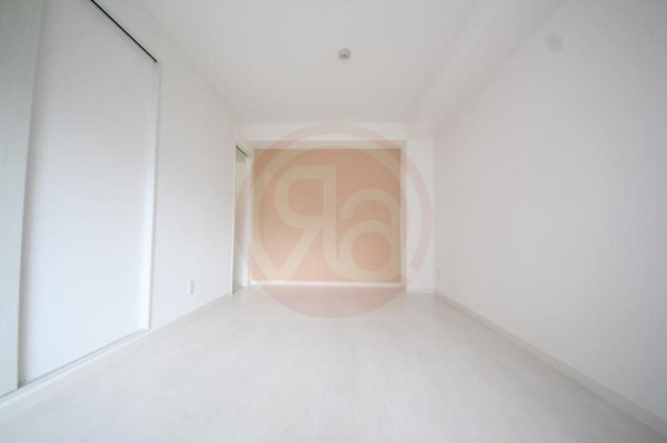 内装他(明るい室内です)