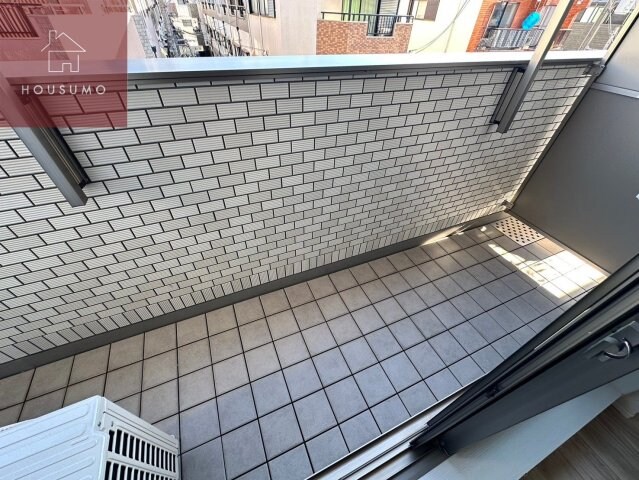 物件内観写真12　(外からの目が気にならないバルコニーで洗濯物が干せます)