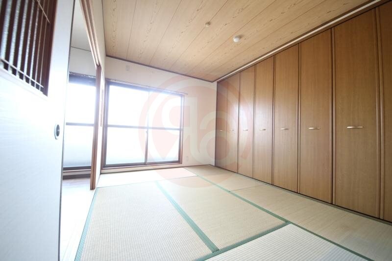 物件内観写真25　(い草の香りが落ち着く素敵な和室です)