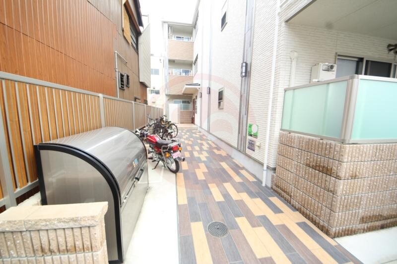 物件外観写真2　(建物の内部です)