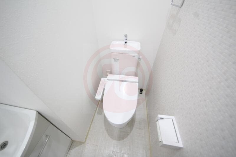 物件内観写真10　(清潔感のあるトイレです)