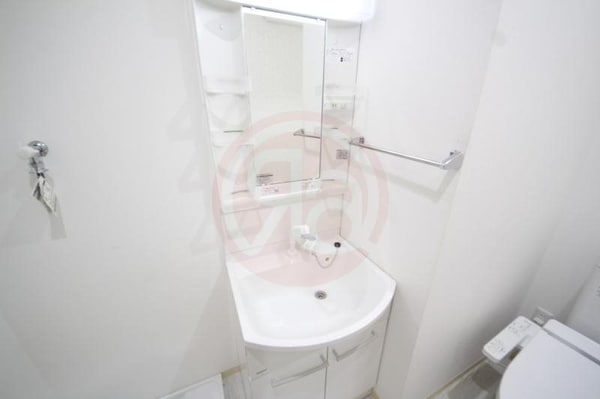 独立洗面台(使いやすい独立洗面台です)