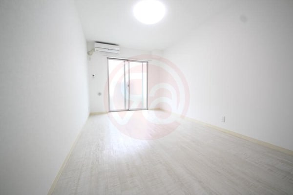 寝室(ゆとりの広さです)