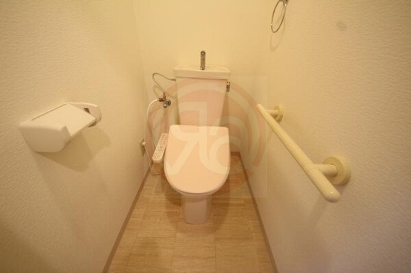 トイレ(ゆったりとした空間のトイレです)