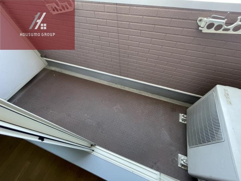 物件内観写真12　(開放的で明るい空間を演出してくれるバルコニーです)