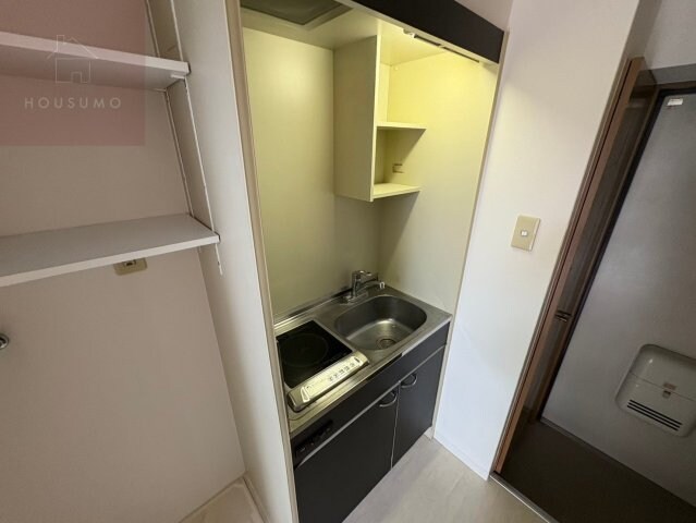 物件内観写真6　(落ち着いた色調の寝室です)