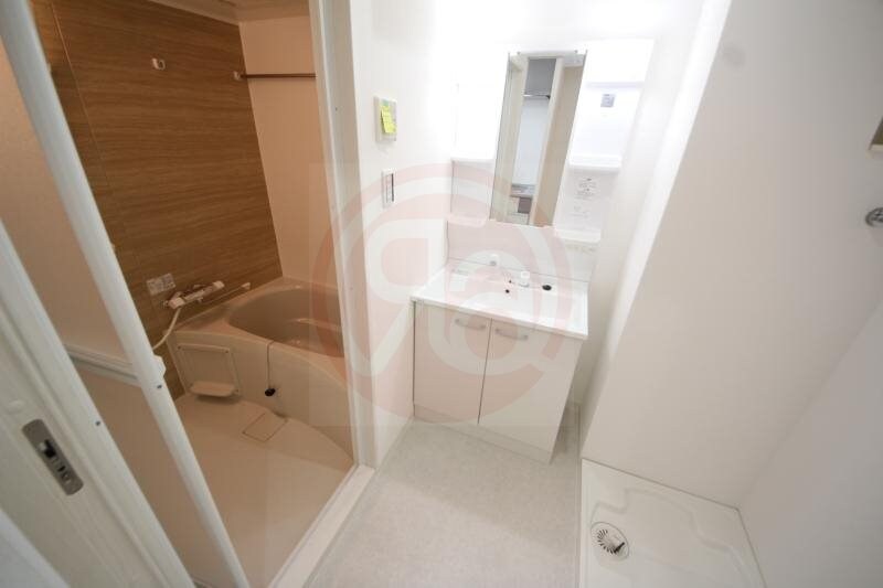 物件内観写真18　(脱衣スペースもあります)