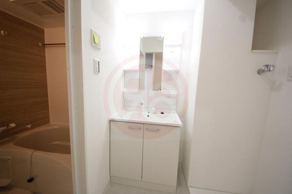 独立洗面台(朝の支度にも助かる、独立の洗髪洗面化粧台)