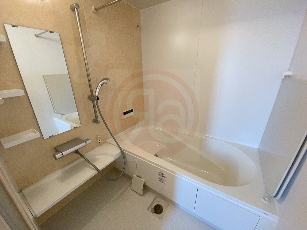 物件内観写真7　(日々の疲れを癒すお風呂付です)