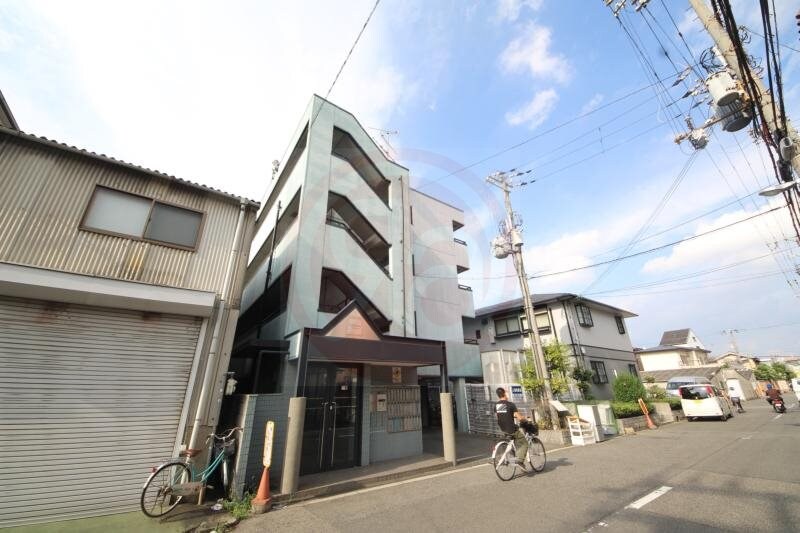 物件外観写真1　(外観もきれいです)