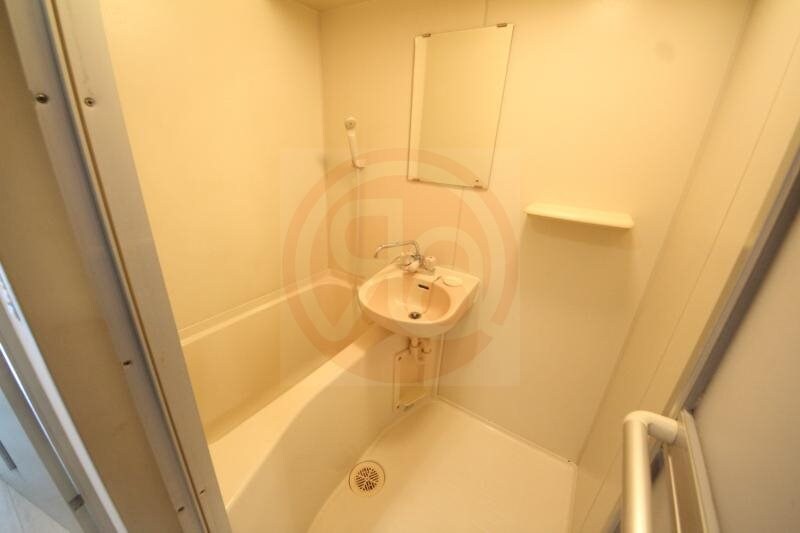 物件内観写真18　(脱衣スペースもあります)