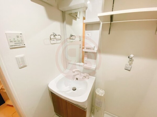 独立洗面台