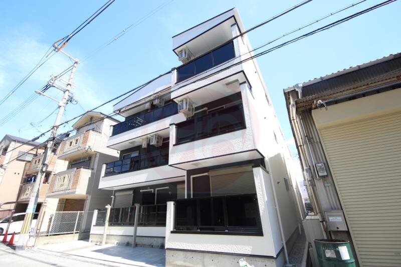 物件外観写真1　(きれいな外観です)