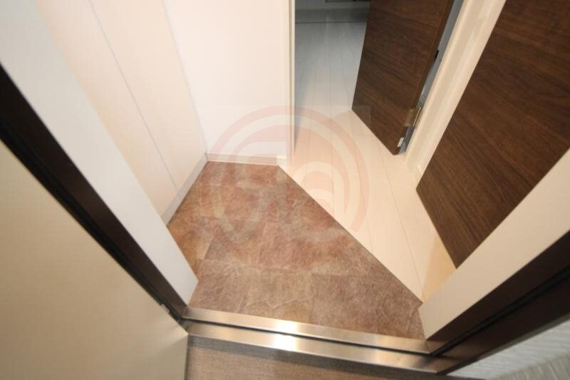 物件内観写真16　(シンプルで使いやすい玄関です)