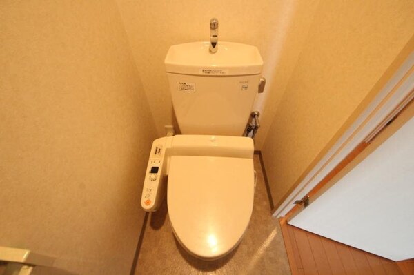 トイレ(ゆったりとした空間のトイレです)