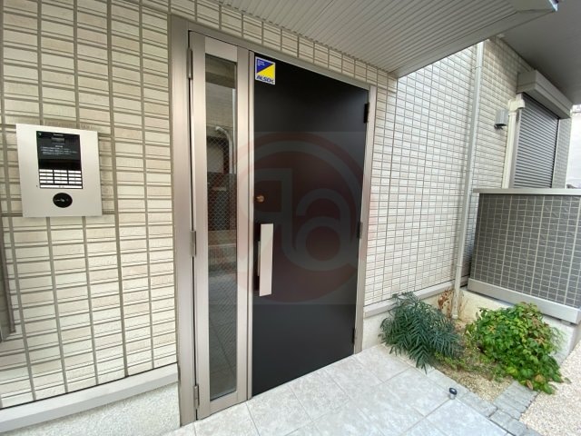 物件外観写真2　(毎日通るエントランスはこのようになっています)