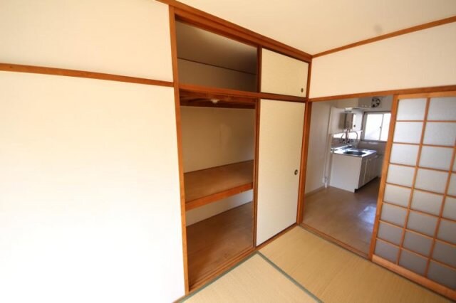 物件内観写真14　(こまごまとしたものを収納できそうですね)