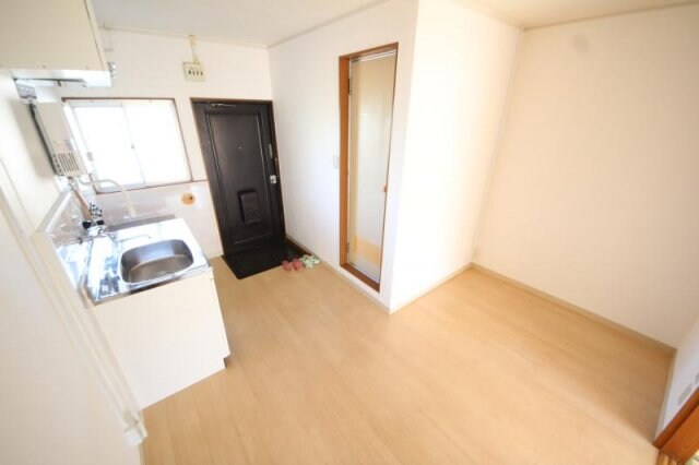 物件内観写真21　(内装は落ち着いています)