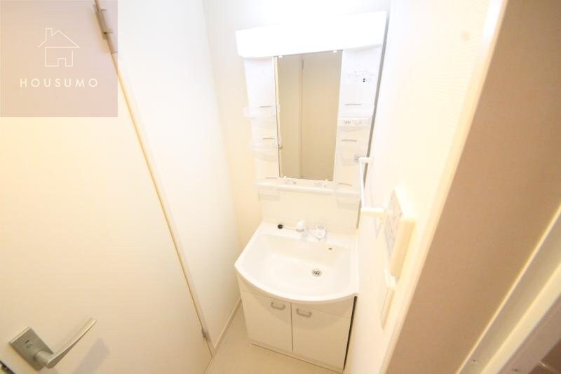 物件内観写真11　(忙しい朝には欠かせない洗面所です)