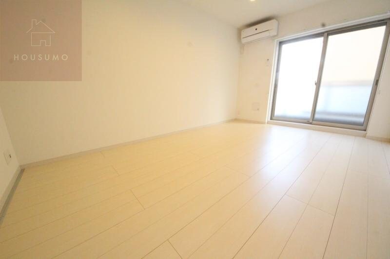 物件内観写真23　(広々とした洋室です)